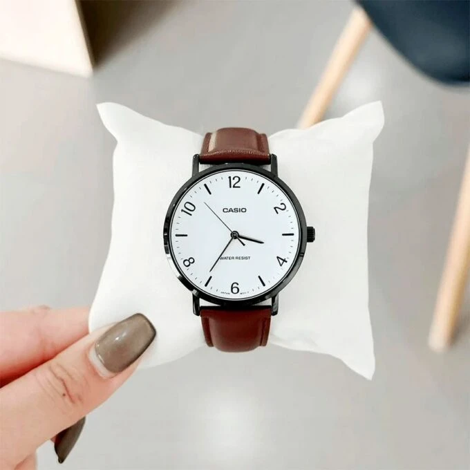 Montre Analogique Casio Pour Homme, Minimaliste, Bracelet en Cuir Marron, Cadran Blanc Concave, 3 Aiguilles - MTP-VT03BL-7BDF