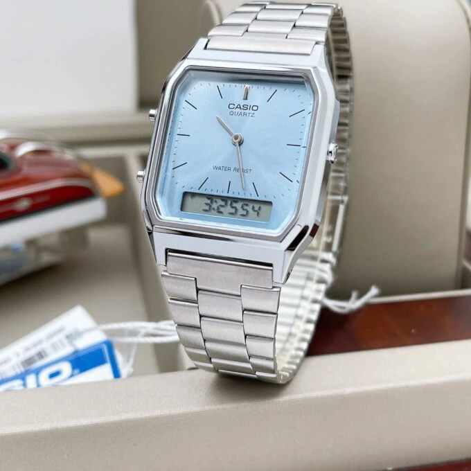 Montre Casio AQ-230A-2A1MQYDF - Design Pratique avec Chronomètre et Alarme Quotidienne - Verre Saphir