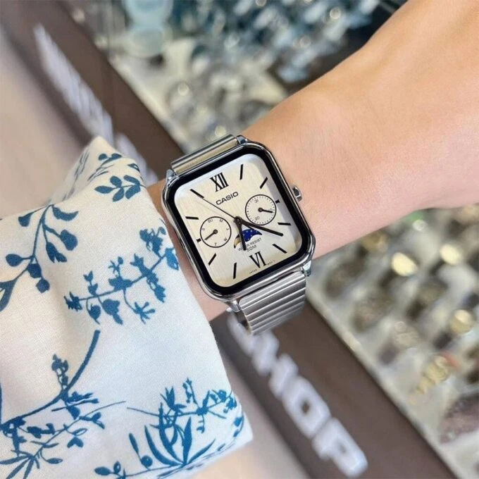 Montre Casio MTP-M305D-7A2VDF Homme - Phase Lunaire, Chronographe, Résistance 50m, Autonomie 3 ans - Acier Inoxydable - Argent - MTP-M305D-7A2VDF