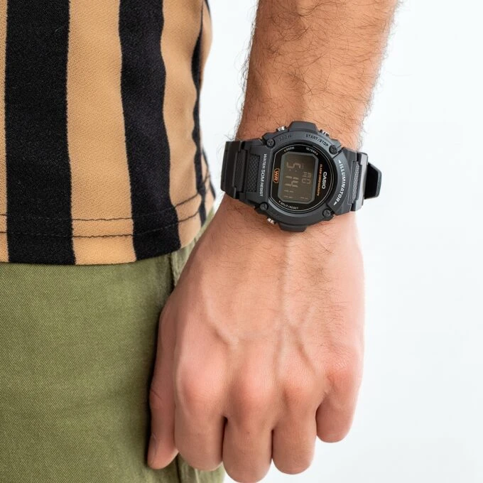 Montre CASIO Homme - W-219H-8BVDF - Bracelet Noir En Resine - Boitier En Resine - Résistante à l'eau - 12 Mois De Garantie