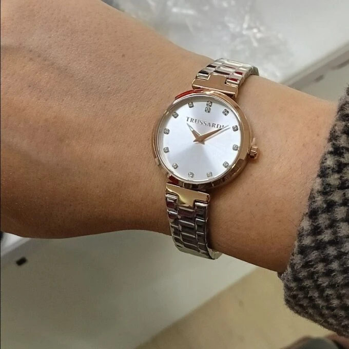 Montre Classique Femme - Trussardi - Quartz, Acier inoxydable, Bracelet métal, Étanche 50 mètres, Ornement zircone cubique - Argent/Or - R2453164505