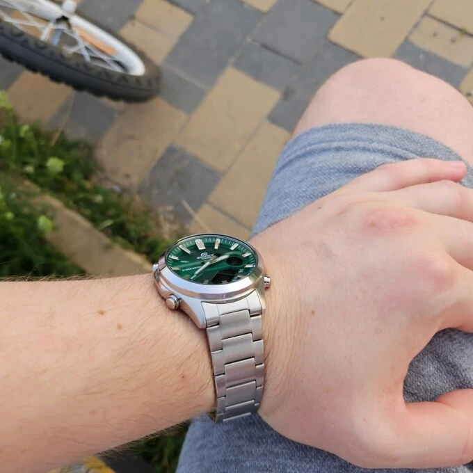 Montre Classique Homme - Casio Edifice EFV-C120D-3ADF - Acier Inoxydable, Bracelet Métal, Multifonction, Étanche, Cadran Vert