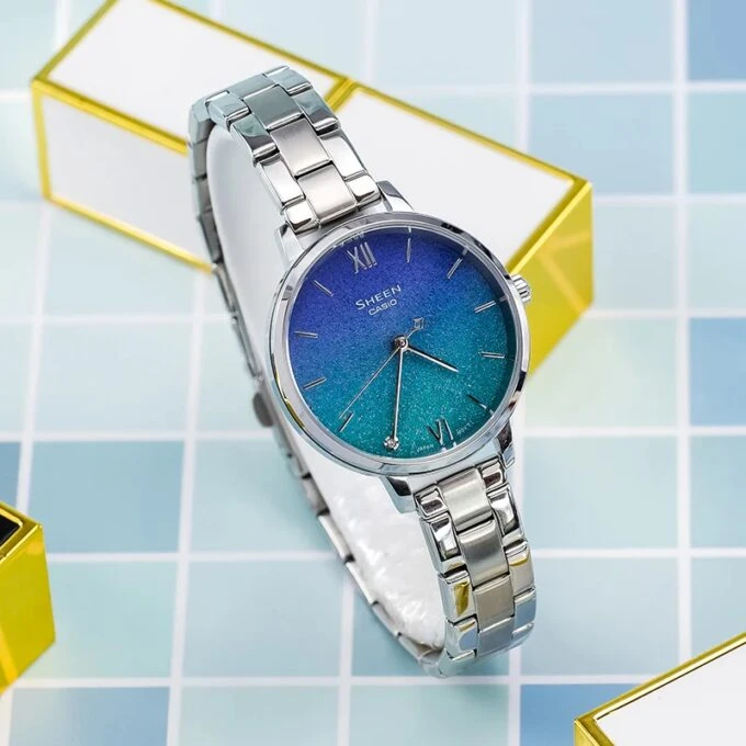 Montre Femme Casio Sheen - SHE-4548D-2AUDF - Bracelet Gris En Acier Inoxydable - Résistance à l'eau 50 Mètres