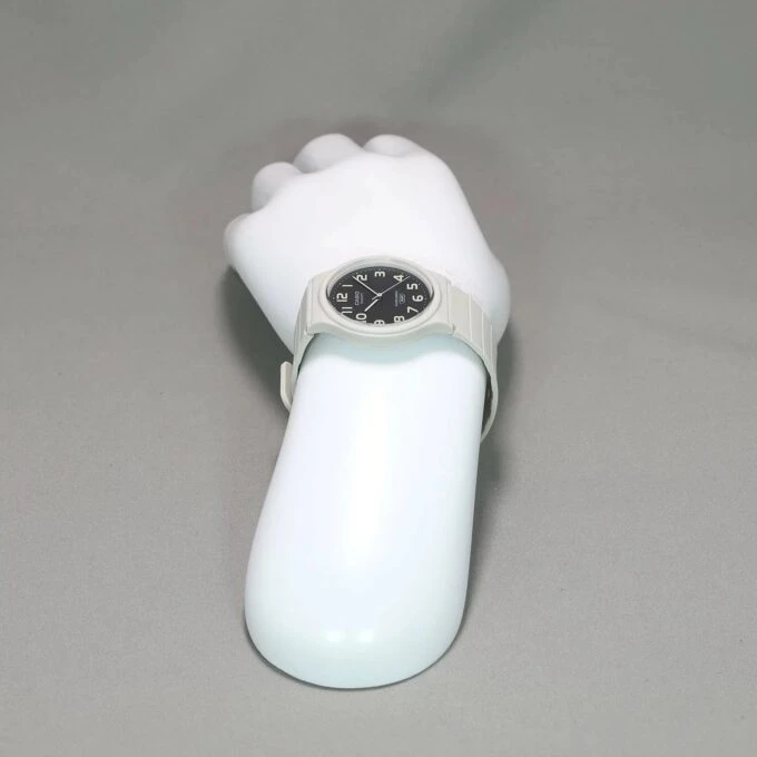 Montre Jeunesse Casio - MQ-24UC-8BDF - Bracelet en résine blanc - Affichage analogique - Résistant à l'eau