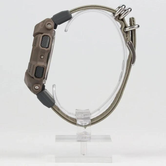 Montre Sport Homme Casio G-Shock GD-010CE-5DR – Carbone Synthétique, Quartz Japonais, Étanche 200m, Bracelet Tissu – Marron – Référence GD-010CE-5DR