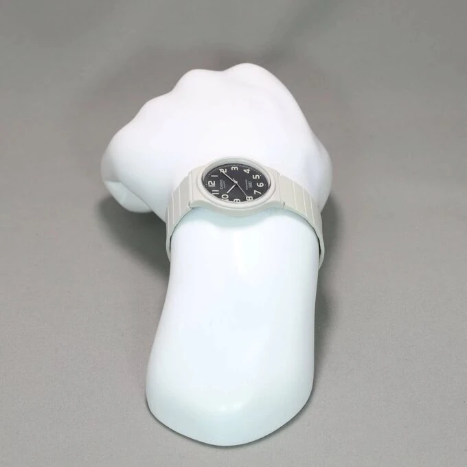 Montre Jeunesse Casio - MQ-24UC-8BDF - Bracelet en résine blanc - Affichage analogique - Résistant à l'eau