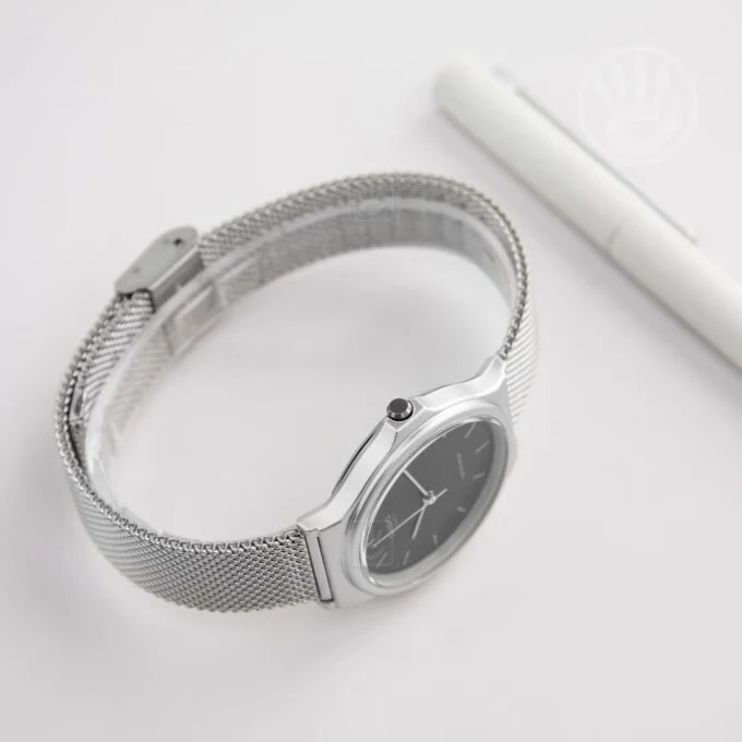 Montre CASIO Homme - MQ-24M-1EDF - Bracelet Gris En Acier Inoxydable - Résistante à l'eau - 12 Mois De Garantie