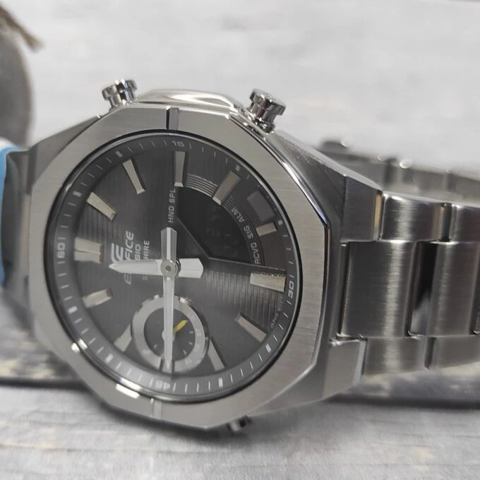 Montre Connectée Homme Casio – Acier Inoxydable, Quartz Japonais Bluetooth, Étanche 100m, Verre Saphir, Bracelet Métal avec Fermoir Triple, Chronographe, Heure Mondiale, Alarme, Compte à Rebours, Super Illuminator LED, Autonomie 2 Ans – Argenté – Référence à préciser - ECB-S10D-8ADF