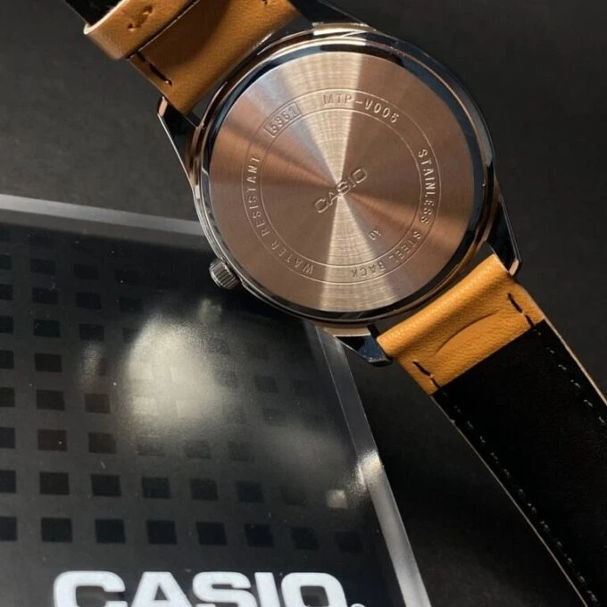 Montre Homme Casio - MTP-V005L-2B5UDF - Bracelet en Cuir Kaki - Affichage analogique - Résistant à l'eau