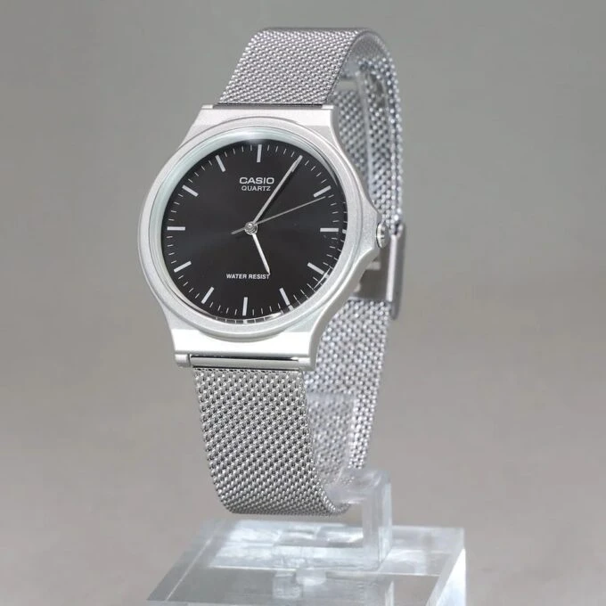 Montre CASIO Homme - MQ-24M-1EDF - Bracelet Gris En Acier Inoxydable - Résistante à l'eau - 12 Mois De Garantie