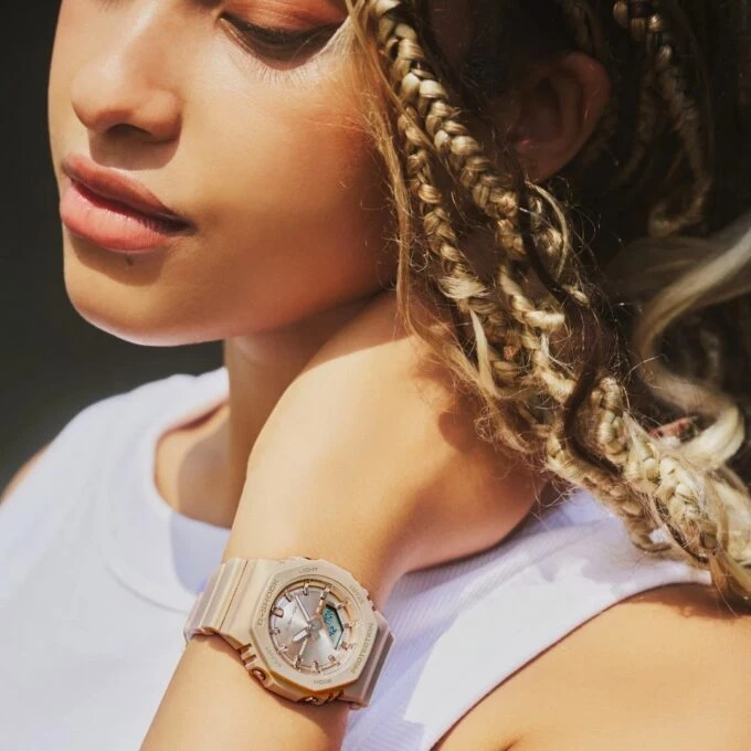 montre classique casio g shock gma p2100st 9adr unisexe résistante, Élégante, polyvalente, durable acier inoxydable dorée