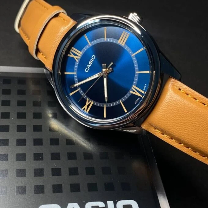 Montre Homme Casio - MTP-V005L-2B5UDF - Bracelet en Cuir Kaki - Affichage analogique - Résistant à l'eau