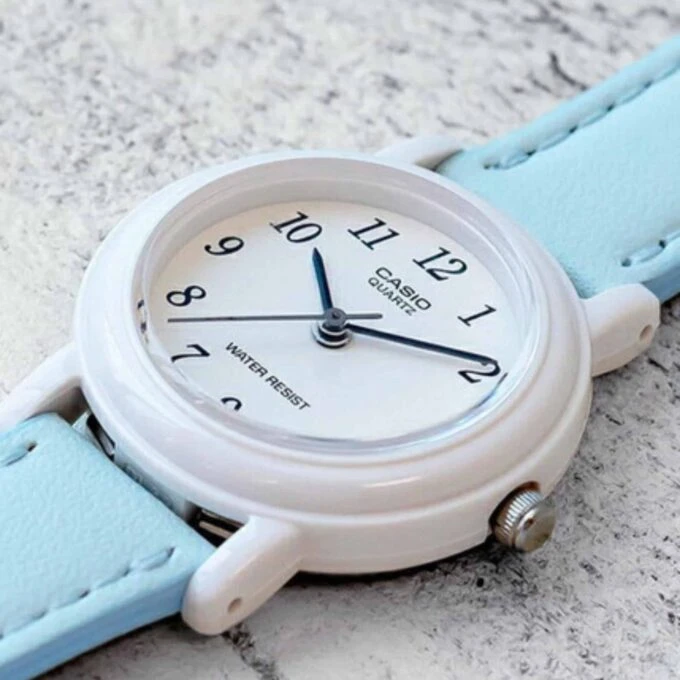 Montre Jeunesse Casio - LQ-139L-2BDF - Bracelet en Cuir bleu - Affichage analogique - Résistant à l'eau