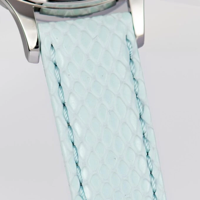 Montre Homme Chronographe Quartz Suisse Jacques Lemans 1-2151C – Acier Inoxydable Rond Argent Verre Minéral – Cadran Bleu Clair Bracelet Bleu Clair – 38mm – 5ATM – Garantie 2 Ans