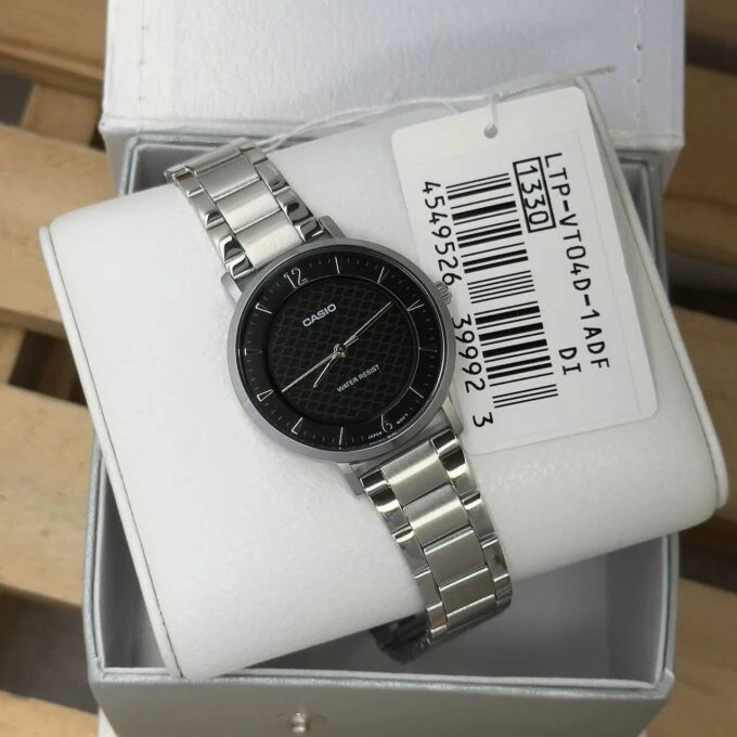 Montre Homme Casio LTP-VT04D-1ADF - Acier Inoxydable, Bracelet Métal, Résistante à l’Eau, Verre Minéral, Précision ±20s/mois, 40mm, Argenté