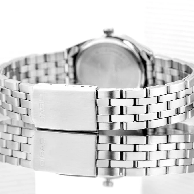 Montre Femme - Casio Collection LTP-1335D-1A2VDF - Quartz Précis, Luminescente, Résistante à l’Eau 5 Bar, Verre Minéral - Acier Inoxydable - Argent - Référence LTP-1335D-1A2VDF