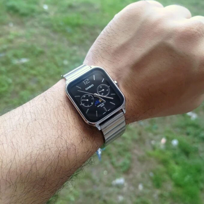 Montre homme Casio MTP-M305D-1AVDF – Phase de lune, Date, Jour, Acier inoxydable, Bracelet acier, Verre minéral, 50m étanche