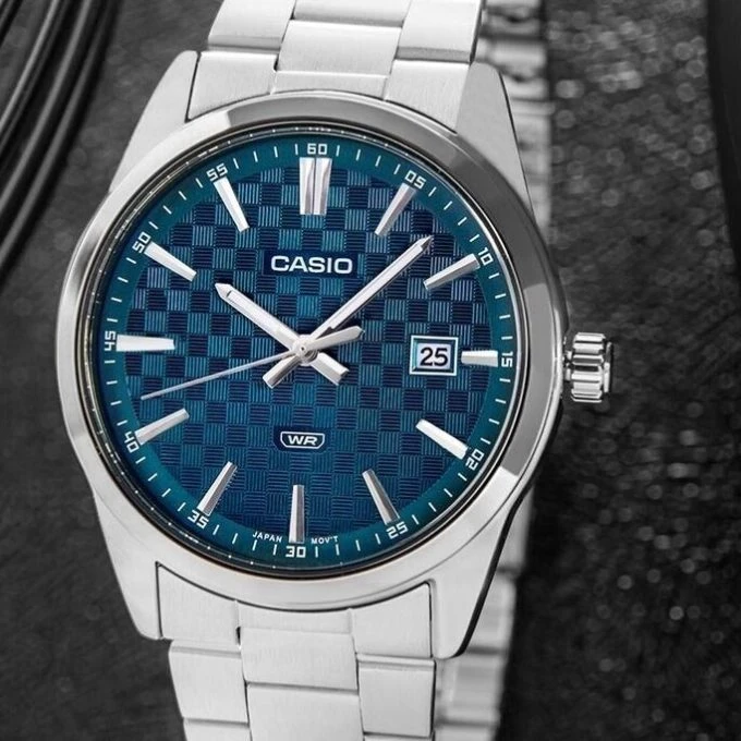 montre homme casio collection damier mtp vd03d 2a2udf bracelet en acier inoxydable affichage analogique résistant à l'eau