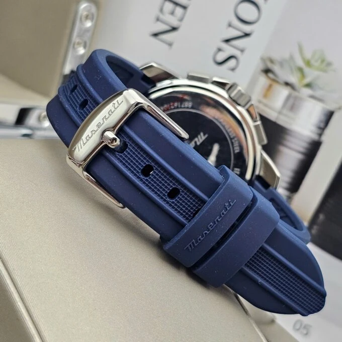Montre Maserati Homme Quartz Acier Inoxydable 42mm Étanche 50m - Chronographe - Bracelet Caoutchouc Bleu Cadran Bleu - R8871621042