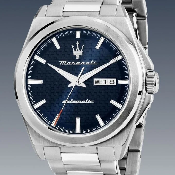 Montre Automatique Homme Maserati R8823152002 – Acier inoxydable Bleu Gris, Cadran Motif Carré, Etanche 10 ATM, Mouvement Miyota 8205, Bracelet Acier – Garantie 2 ans