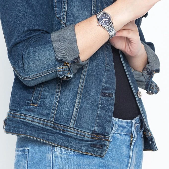 Montre Femme - Casio Collection LTP-1335D-1A2VDF - Quartz Précis, Luminescente, Résistante à l’Eau 5 Bar, Verre Minéral - Acier Inoxydable - Argent - Référence LTP-1335D-1A2VDF