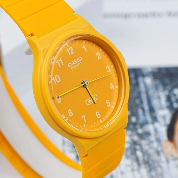 Montre analogique homme Casio MQ-24B-9BDF – Résine biosourcée, Étanche, Précision ±20s/mois, Bracelet 145-205mm, Verre résine, 3 ans batterie – Noir