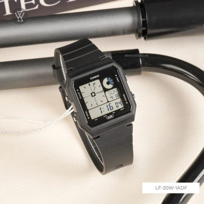 Montre Classique - LF-20W-1ADF - Homme - Design Élégant, Résistante à lEau, Bracelet Silicone - Argenté