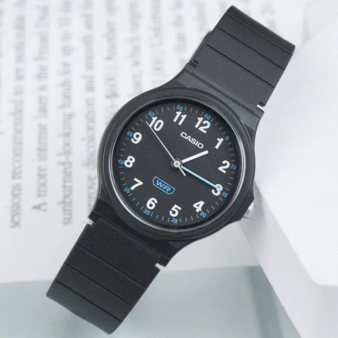 Montre Casio LQ-24B-1BDF - Femme - Analogique, Étanche, Bracelet Résine Bio - Boîtier 36.1 × 31.5 mm - Résine - Noir - Autonomie 3 ans - LQ-24B-1BDF