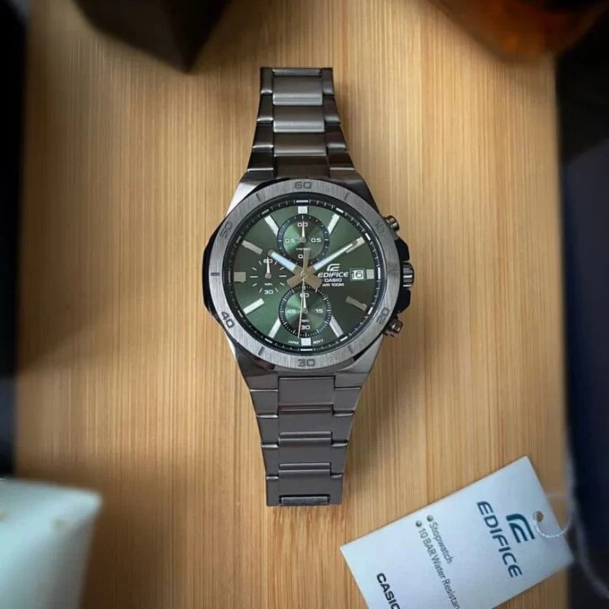 Montre Classique Homme Casio EDIFICE - EFV-640DC-3AVUDF – Chronographe, Acier Inoxydable, Bracelet Maille, Cadran Vert, Étanche 100m – Référence EFV-640DC-3AVUDF