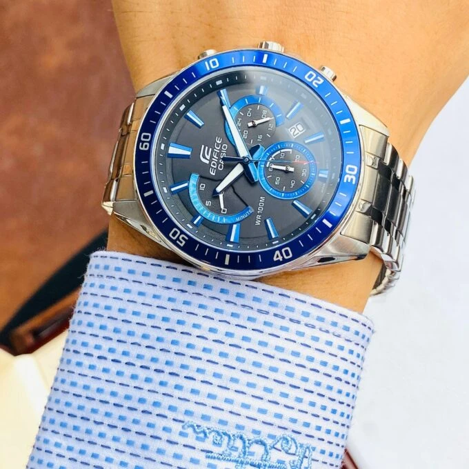 Montre homme Casio Edifice Classic EFR-552D-2AVUDF – Chronographe, Acier inoxydable, Cadran bleu, Étanchéité 10 Bar, Bracelet argent