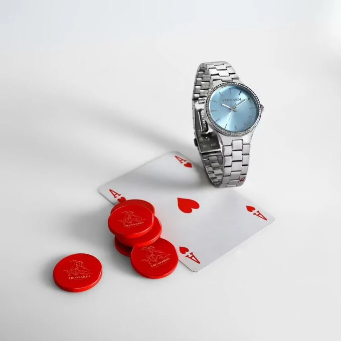 Montre femme Trussardi T-Essenza, acier poli 32mm, quartz, bracelet acier argent, verre minéral, étanche 5 ATM, boucle déployante, garantie 2 ans, référence R2453172506