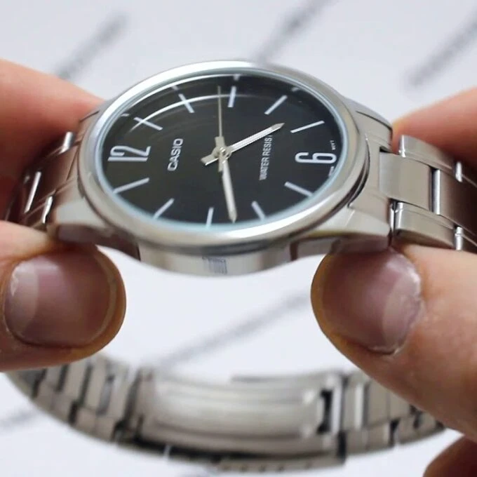 Montre Homme Casio MTP-V005D-1BUDF - Bracelet en Acier Inoxydable - Affichage analogique - Résistant à l'eau