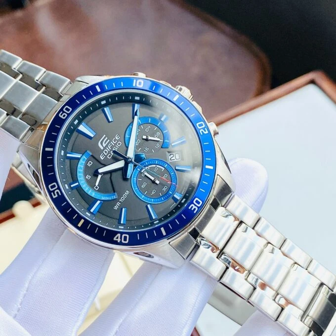 Montre homme Casio Edifice Classic EFR-552D-2AVUDF – Chronographe, Acier inoxydable, Cadran bleu, Étanchéité 10 Bar, Bracelet argent