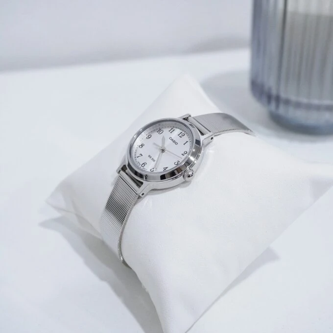 Montre Femme Casio LTP-B170D-7BVDF - Quartz, Boîtier Acier Inoxydable 35 mm, Verre Minéral, Etanche 5 ATM - Argent