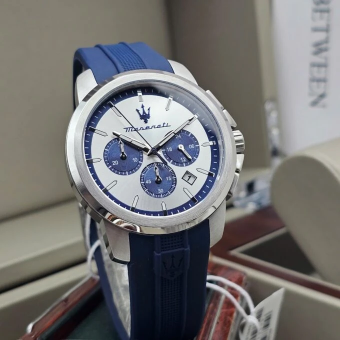 Montre Maserati Homme Quartz Acier Inoxydable 42mm Étanche 50m - Chronographe - Bracelet Caoutchouc Bleu Cadran Bleu - R8871621042