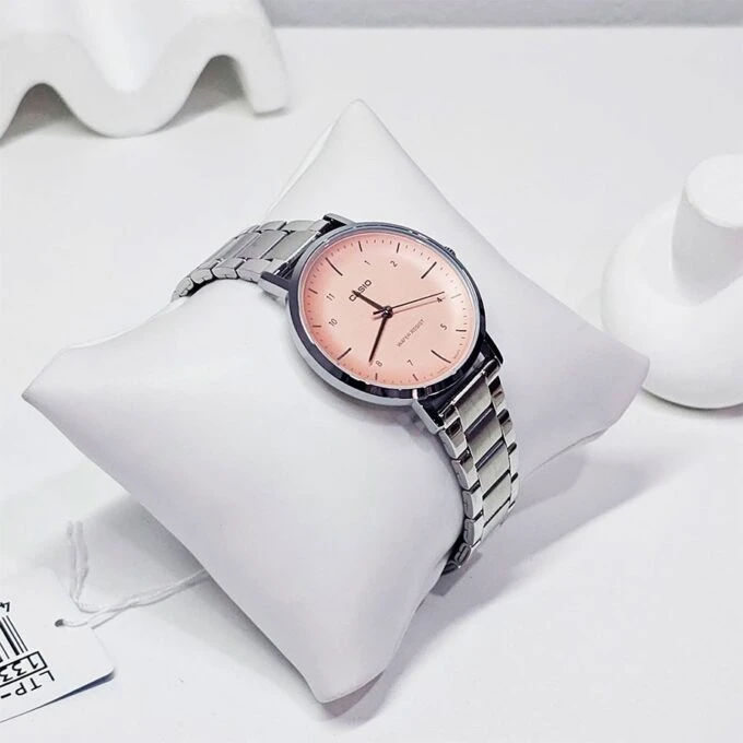 Montre Casio - Femme - Analogique, Chronométrage, Résistante à leau, Autonomie 3 ans - Bracelet Acier Inoxydable - Argent/Rose - LTP-VT03D-4BDF