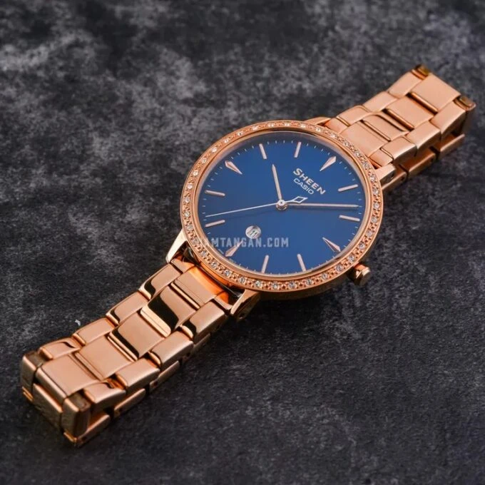 Montre Femme Casio Sheen - SHE-4535YPG-2AUDF - Bracelet Dorée rose en Acier Inoxydable - Résistance à l'eau 50 M - Verre Saphir