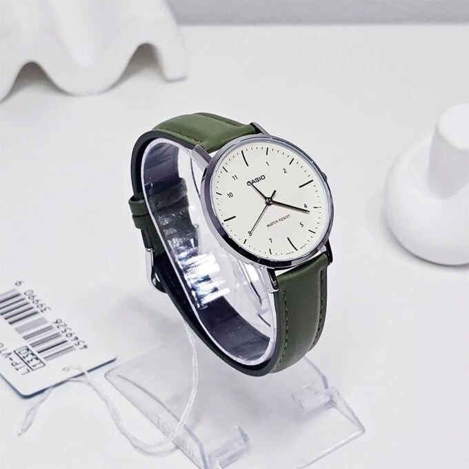 Montre Analogique Casio LTP-VT03L-3B pour Femme, Minimaliste, Bracelet en Cuir Vert, Cadran Beige Concave, 3 aiguilles - LTP-VT03L-3BDF