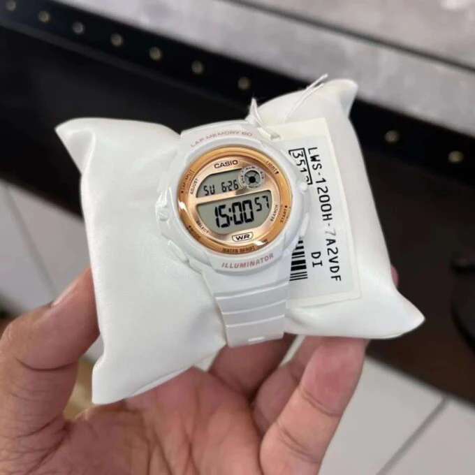 Montre Classique - CASIO - Femme - Design Élégant, Résistante à lEau, Bracelet Confortable, Mouvement Quartz - Acier Inoxydable - Argent - Référence LWS-1200H-7A2VDF