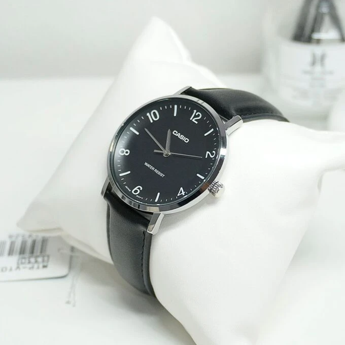 Montre Analogique Casio Pour Homme, Bracelet en Cuir Noir Minimaliste, Cadran Noir Concave, 3 Aiguilles - MTP-VT03L-1BDF