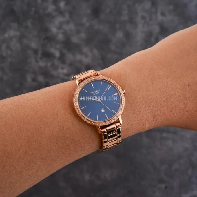 Montre Femme Casio Sheen - SHE-4535YPG-2AUDF - Bracelet Dorée rose en Acier Inoxydable - Résistance à l'eau 50 M - Verre Saphir