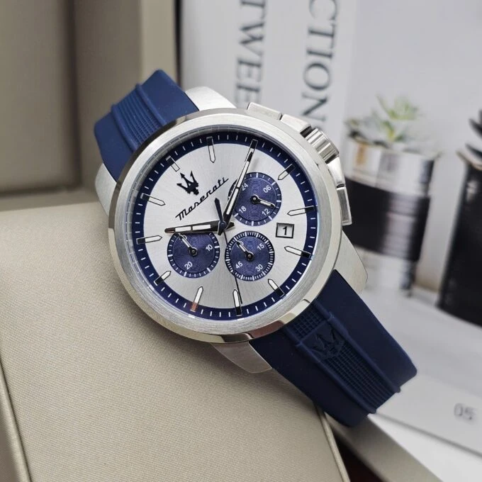 Montre Maserati Homme Quartz Acier Inoxydable 42mm Étanche 50m - Chronographe - Bracelet Caoutchouc Bleu Cadran Bleu - R8871621042