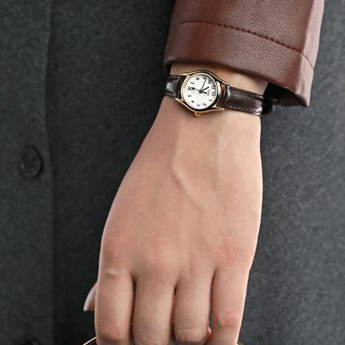 Montre Femme Casio - LTP-1094Q-7B4RDF - Bracelet en Cuir Marron - Affichage analogique - Résistant à l'eau