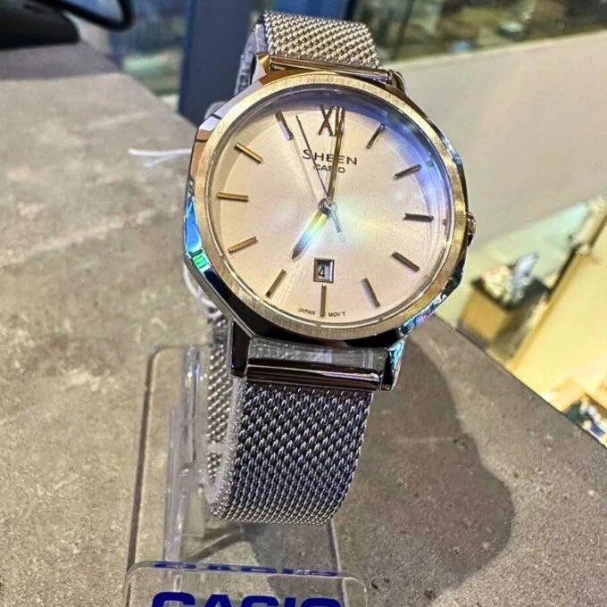 Montre Femme Casio SHEEN - SHE-4554M-7AUDF - Verre en Sapphire - Bracelet en acier inoxydable - Affichage analogique - Résistant à l'eau - Verre Saphir