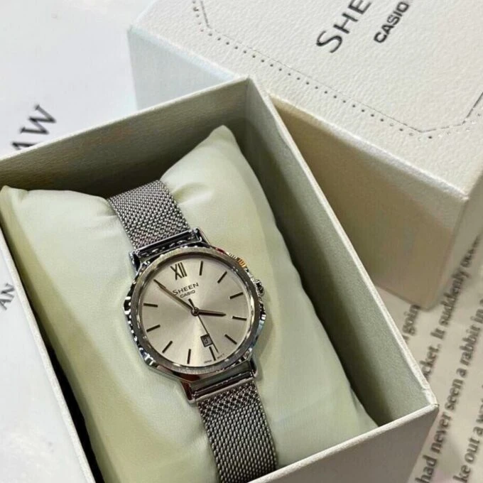 Montre Femme Casio SHEEN - SHE-4554M-7AUDF - Verre en Sapphire - Bracelet en acier inoxydable - Affichage analogique - Résistant à l'eau - Verre Saphir