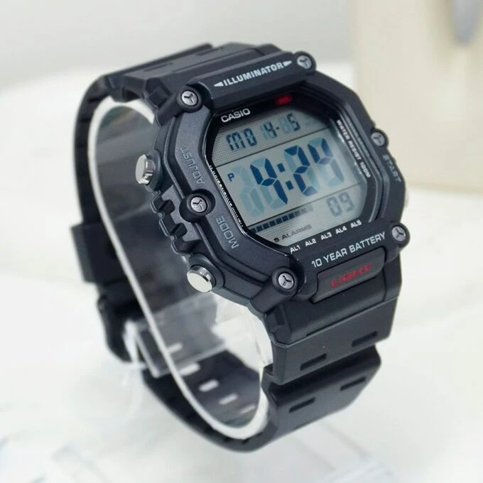 Montre Homme Casio - Heure universelle, Chronomètre 1/100s, 5 alarmes, LED orange, Bracelet en résine - Étanchéité à 10M - AE-1600H-1AVDF