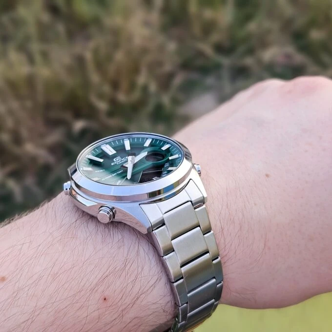 Montre Classique Homme - Casio Edifice EFV-C120D-3ADF - Acier Inoxydable, Bracelet Métal, Multifonction, Étanche, Cadran Vert