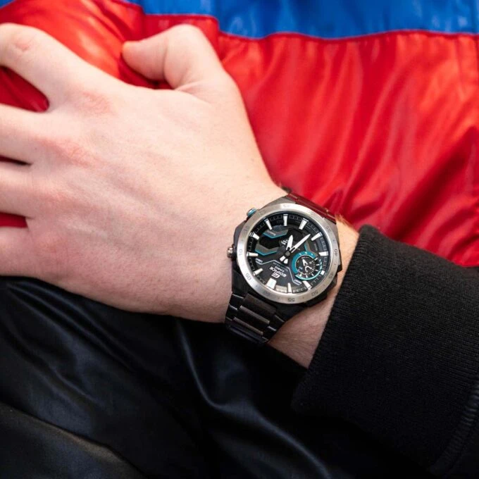 Montre Classique Homme - Casio EDIFICE - ECB-2200DD-1ADF – Acier Inoxydable, Chronographe, Étanche, Bracelet Métal – Argent – Référence ECB-2200DD-1ADF