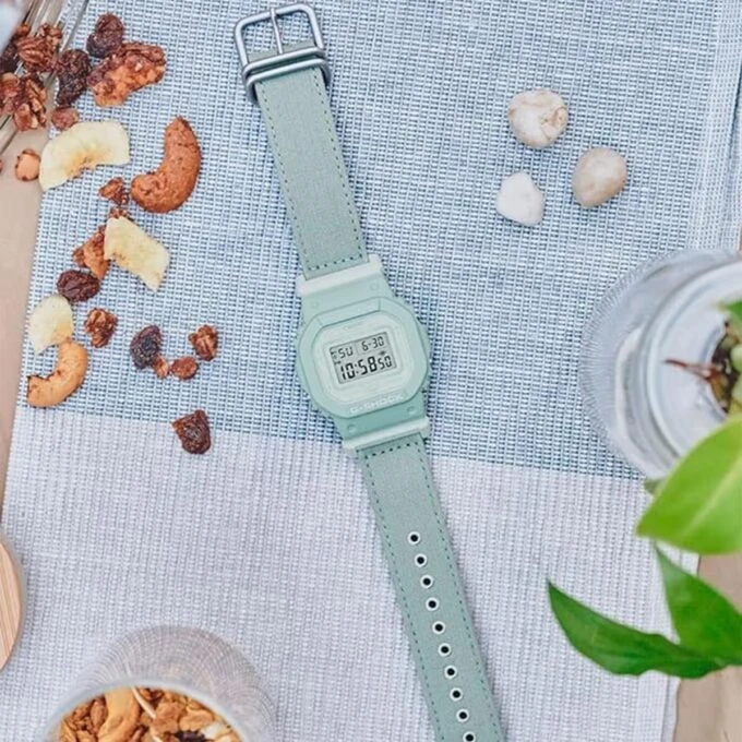 Montre GMD-S5600CT-3DR - Casio G-SHOCK - Homme - Design Classique, Résistante aux Chocs, Étanche, Multifonction - Résine - Vert - Référence GMD-S5600CT-3DR