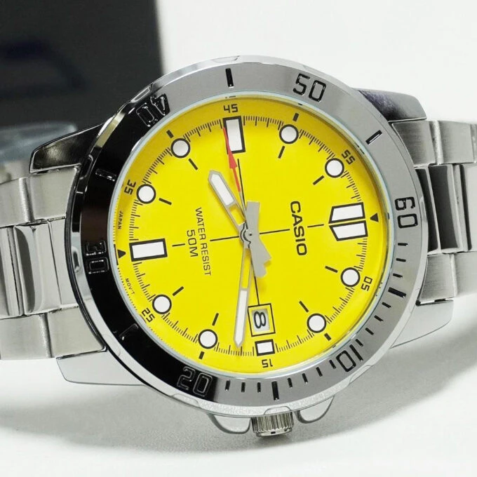 Montre Classique - CASIO - Homme - Design Élégant, Bracelet Acier, Résistante à lEau - Acier Inoxydable - Jaune - Référence MTP-VD01D-9EVUDF